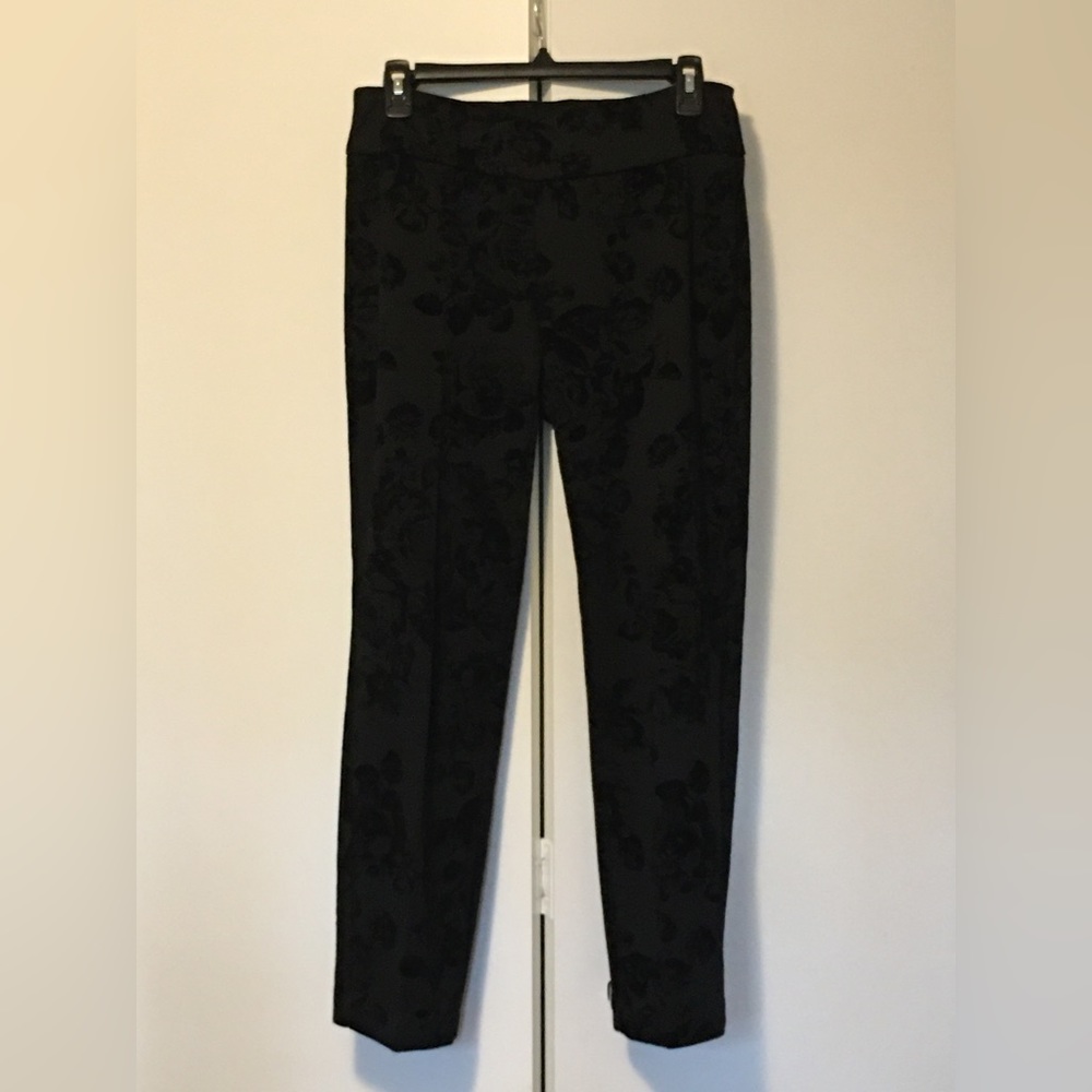 💚2 for $10💚Jules & Leopold Studio Capri Pants, Velvety Flower Design, Size S/P